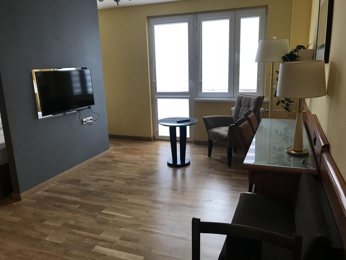 Apartament Ewa ทาร์นูฟ ภายนอก รูปภาพ